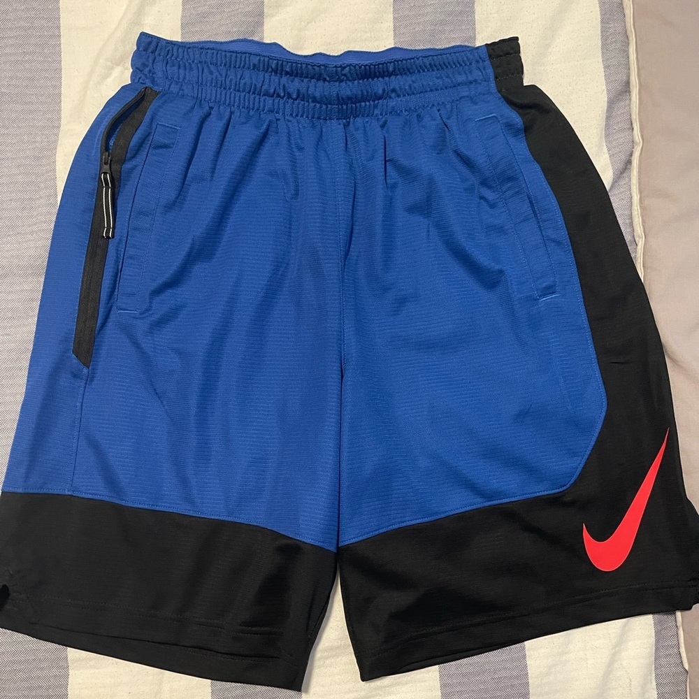 Mens Nike athletic basketball shorts